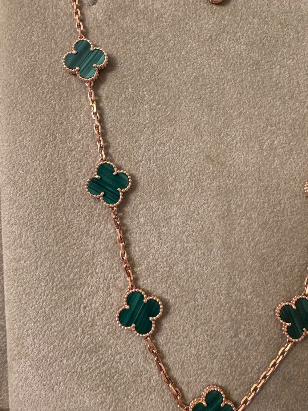 Van Cleef & Arpels Gold Chain Necklace with Forest Green Alhambra Motifs
